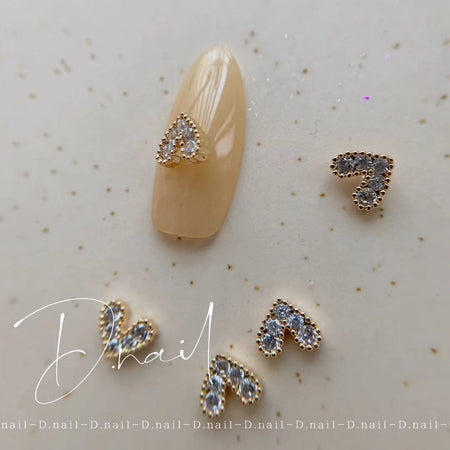 D. Nail Heart Crystal Gold 2 pieces