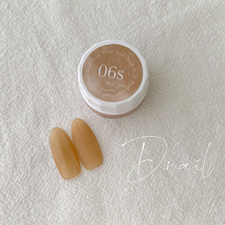 D. Nail Botanical Gel 06S Almond 2.5g