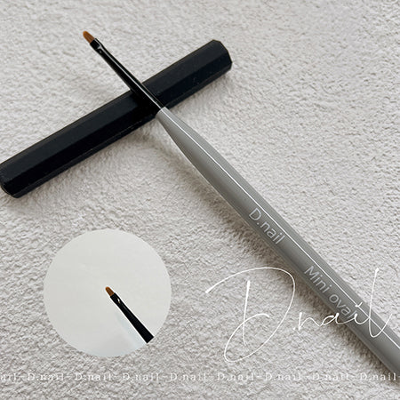 D. NAIL E -brush mini oval